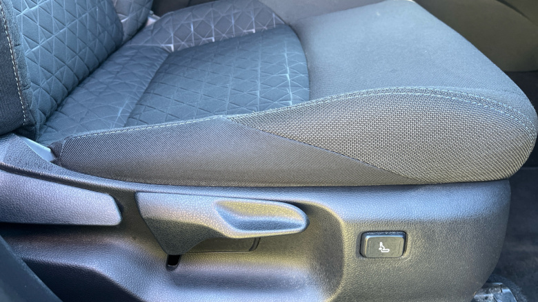 Toyota C-HR 1.8 Hybrid Design 5dr CVT Hybrid Hatchback